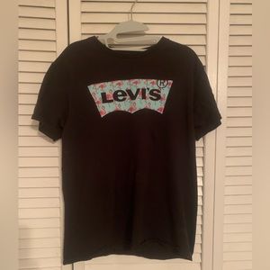 Levi’s Graphic Tee